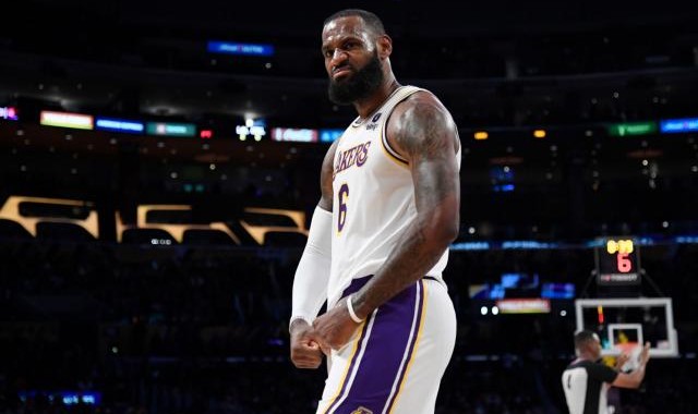 开云官网-最近8场6次得分30+，詹姆斯揭秘：睡觉好打球就好