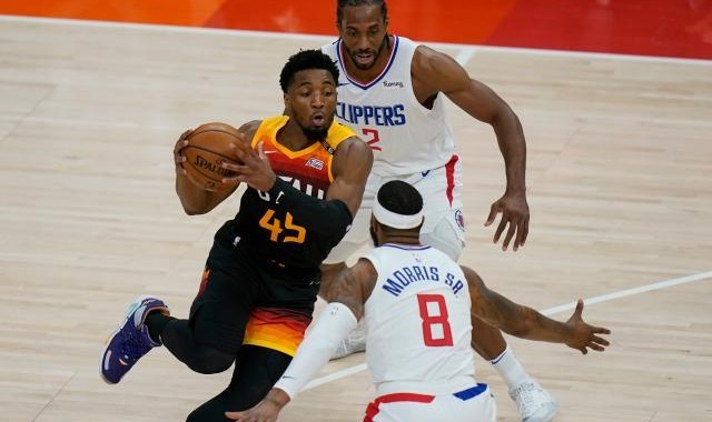 开云体育入口-米切尔导演爵士大逆转 45分！他在今夜化身闪电侠