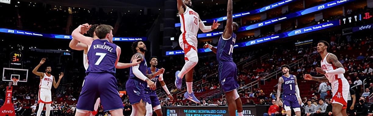 本来进攻就一片混乱，结果火箭还让他长时间留在场上拖累空间？