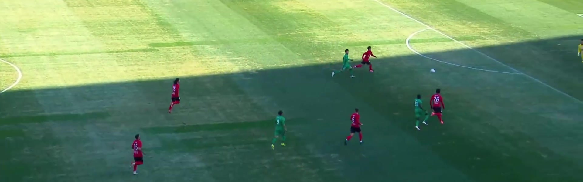 开云体育入口-足协裁判评议认定：韩镕泽禁区外手触球，属于SPA，非DOGSO