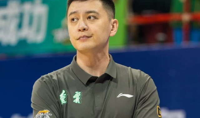 开云官网-热议杨鸣辞职：官微“恭喜脱离苦海”刷屏 火线就业29日解说湖人