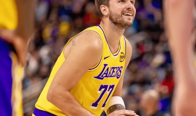 开云app-得分手！东契奇目前连续21场20+、连续13场30+、连续3场40+