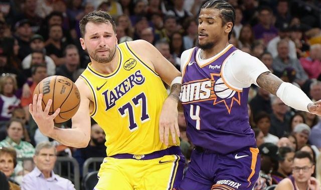 开云app-奥尼尔三分绝杀！湖人三连败：艾顿梦游+恶犯酿祸