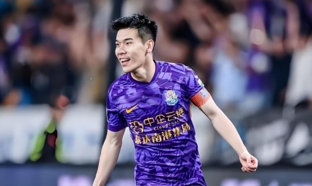 于根伟留下的津门虎20号战袍，本赛季迎来新主人，曾是鲁能锋霸