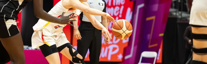 开云官网-在场赢24分！中国女篮24岁1米86王牌闪耀：李梦替身变3D悍将|三分球|小前锋|罗欣棫|宫鲁鸣|篮板_新浪体育_新浪新闻